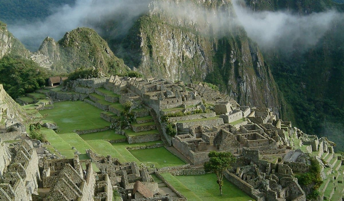 One Llama Travels Peru travel platform with booking system and AI feature integration by Dimaso
